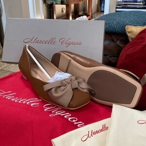 Marcelle Vignon brown leather ballet flats in size 7.